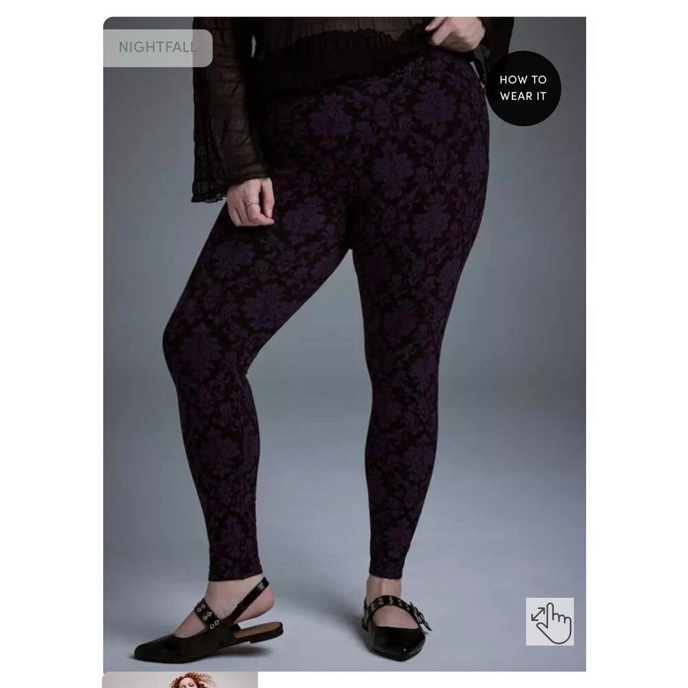 Torrid size 4 purple and black damask Full Length Printed Legging